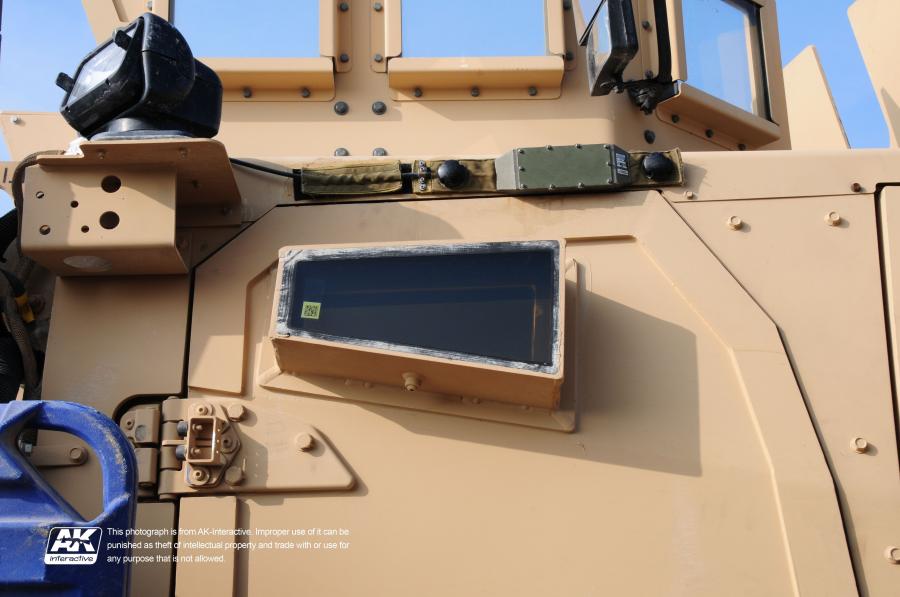 Детали экстерьера Oshkosh M-ATV 2009 года  (фото 453 из 676)